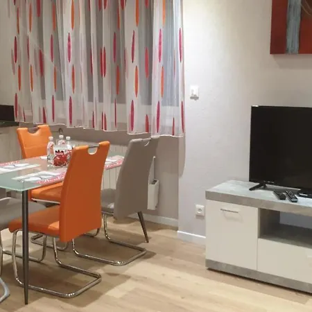 Apartman Meubles Du 25 N2 F2 Rdc *